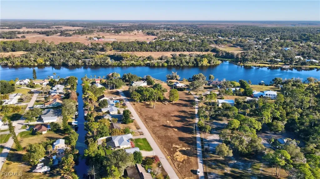 2111 Gardner Court Alva FL 33920