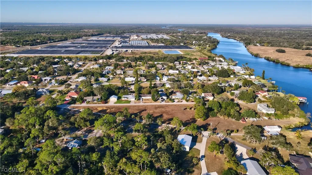 2111 Gardner Court Alva FL 33920