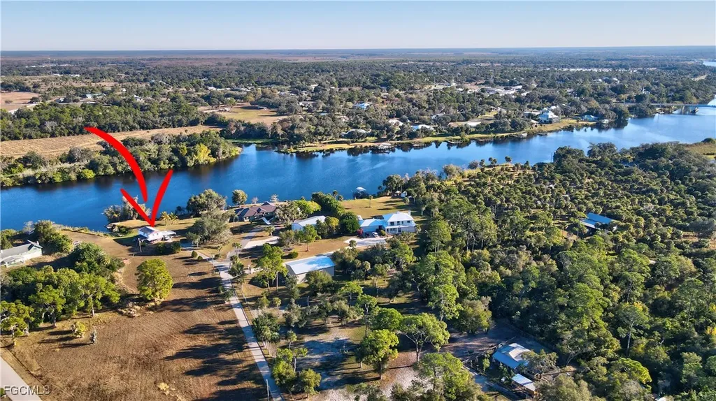 2111 Gardner Court Alva FL 33920
