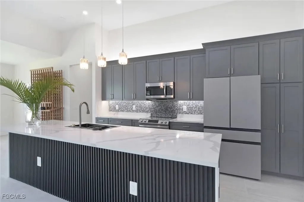1426 SE 43rd Terrace Cape Coral FL 33904