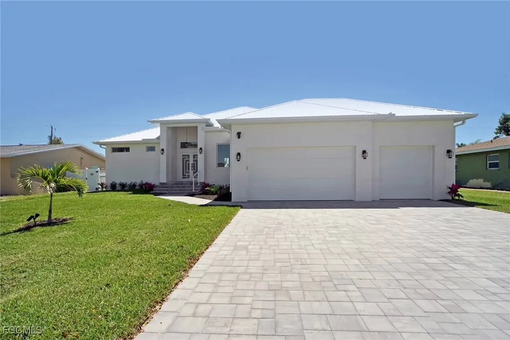 1426 SE 43rd Terrace Cape Coral FL 33904