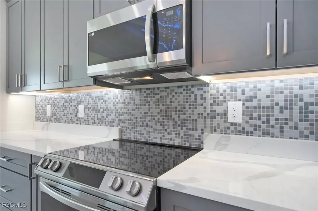 1426 SE 43rd Terrace Cape Coral FL 33904