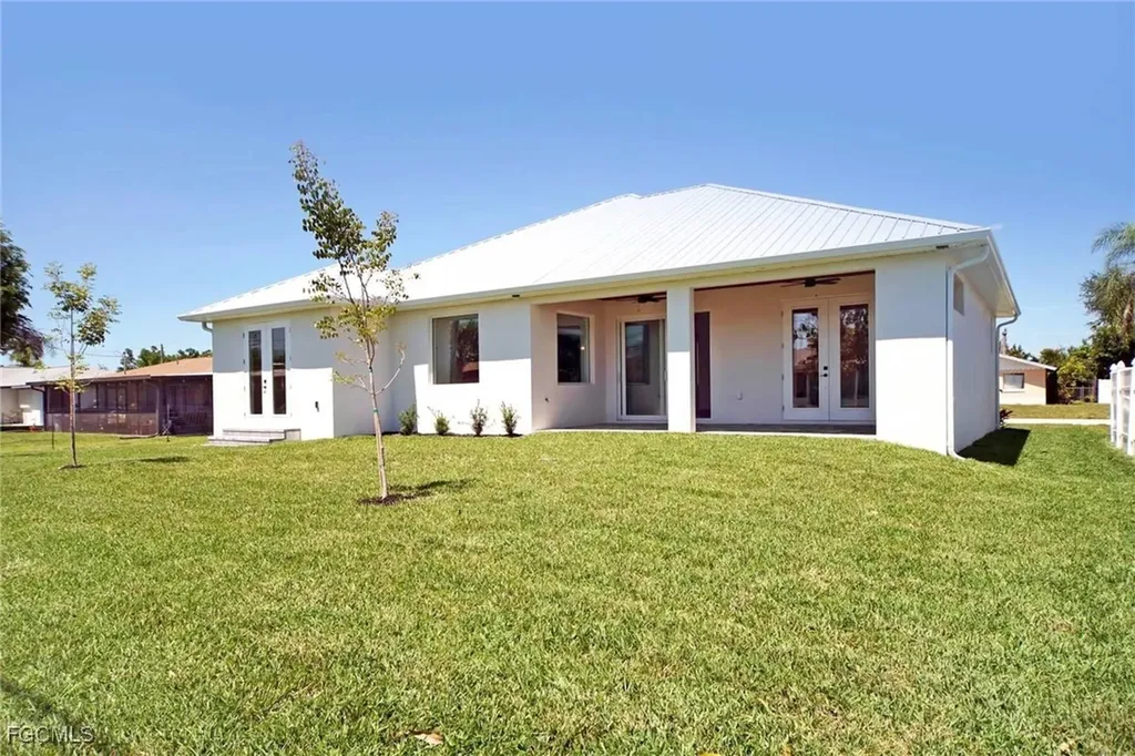 1426 SE 43rd Terrace Cape Coral FL 33904