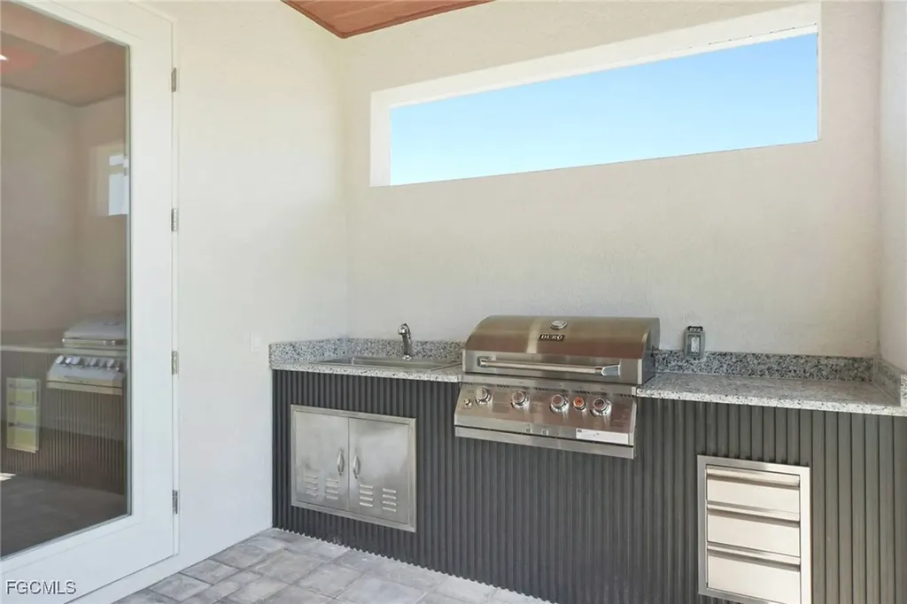 1426 SE 43rd Terrace Cape Coral FL 33904