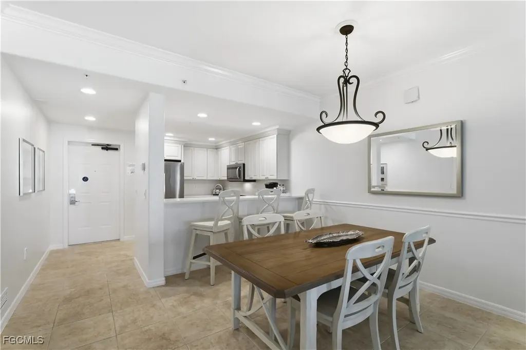221 9th Street S Naples FL 34102