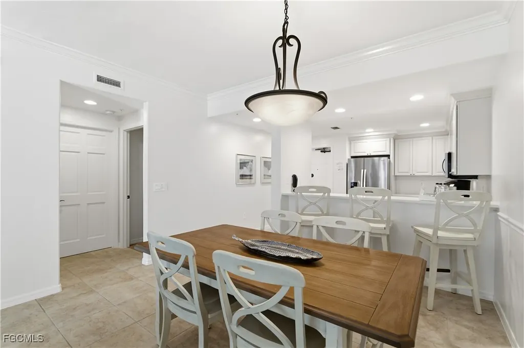 221 9th Street S Naples FL 34102