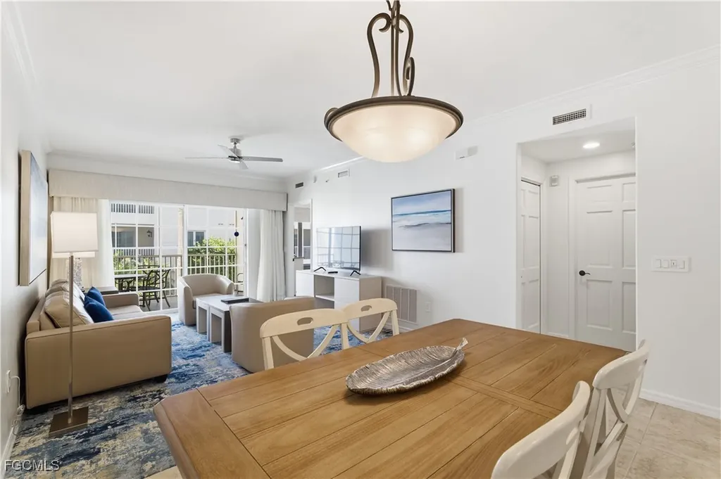 221 9th Street S Naples FL 34102