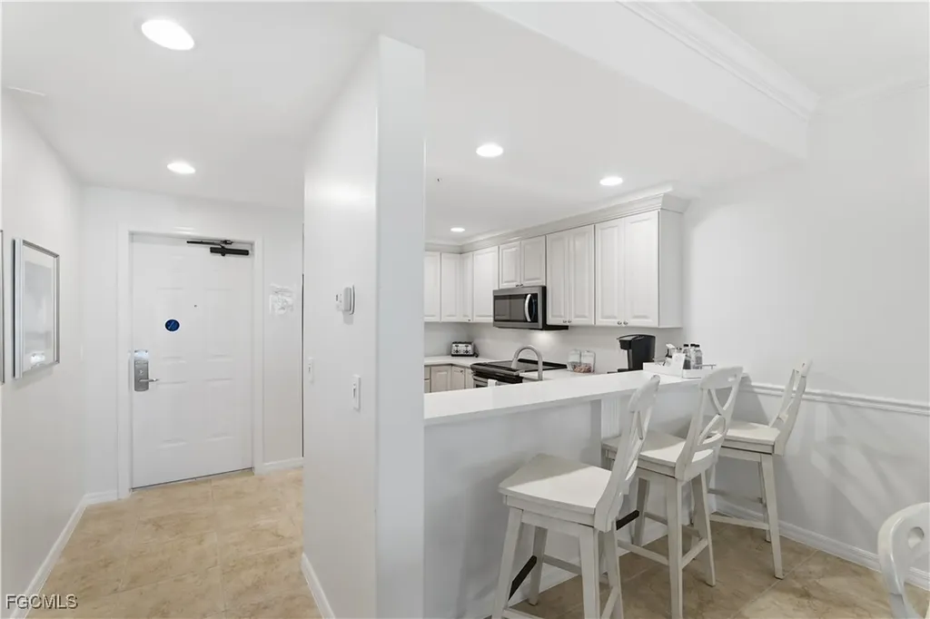 221 9th Street S Naples FL 34102