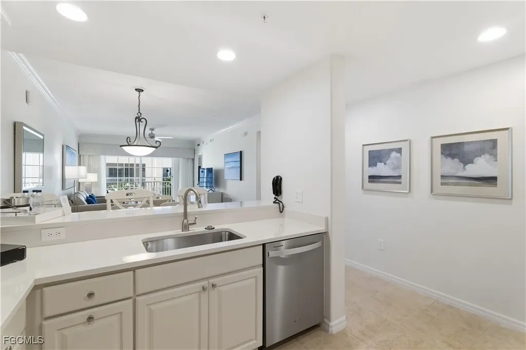221 9th Street S Naples FL 34102