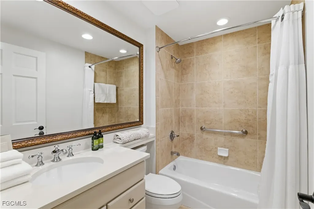 221 9th Street S Naples FL 34102