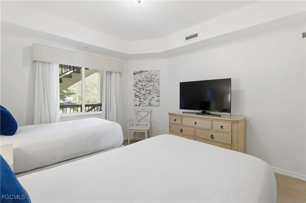 221 9th Street S Naples FL 34102