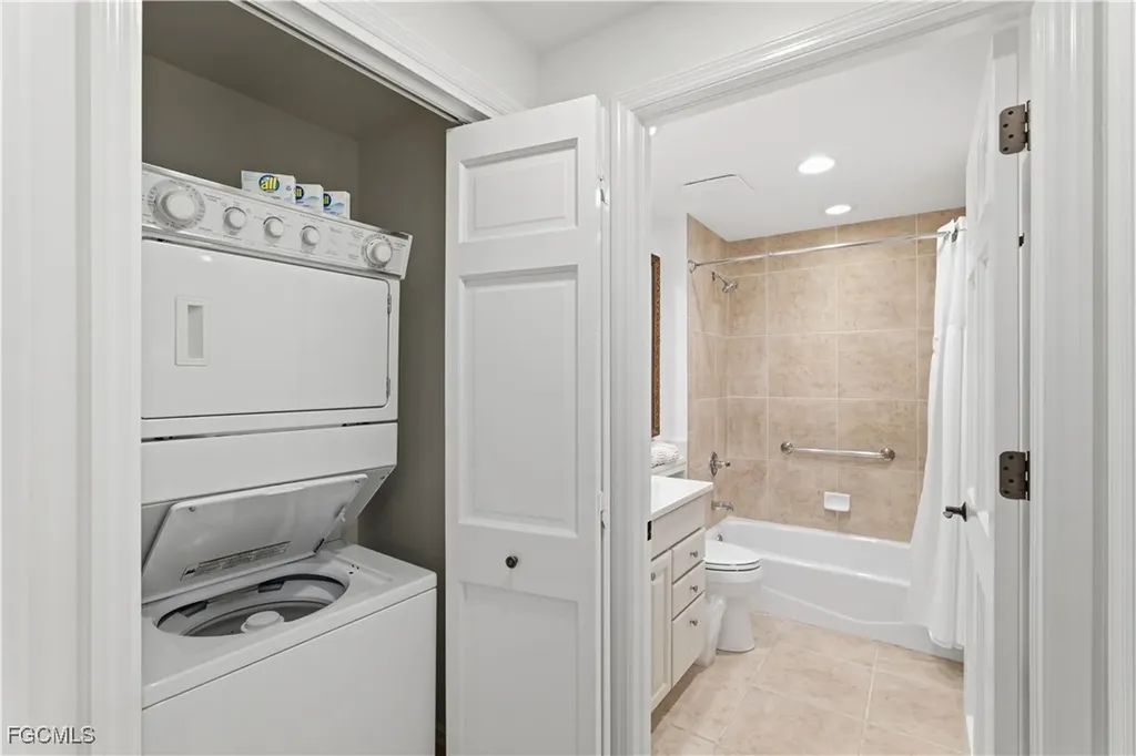 221 9th Street S Naples FL 34102