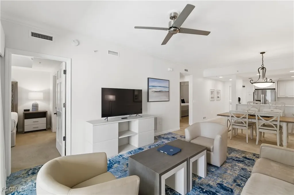 221 9th Street S Naples FL 34102