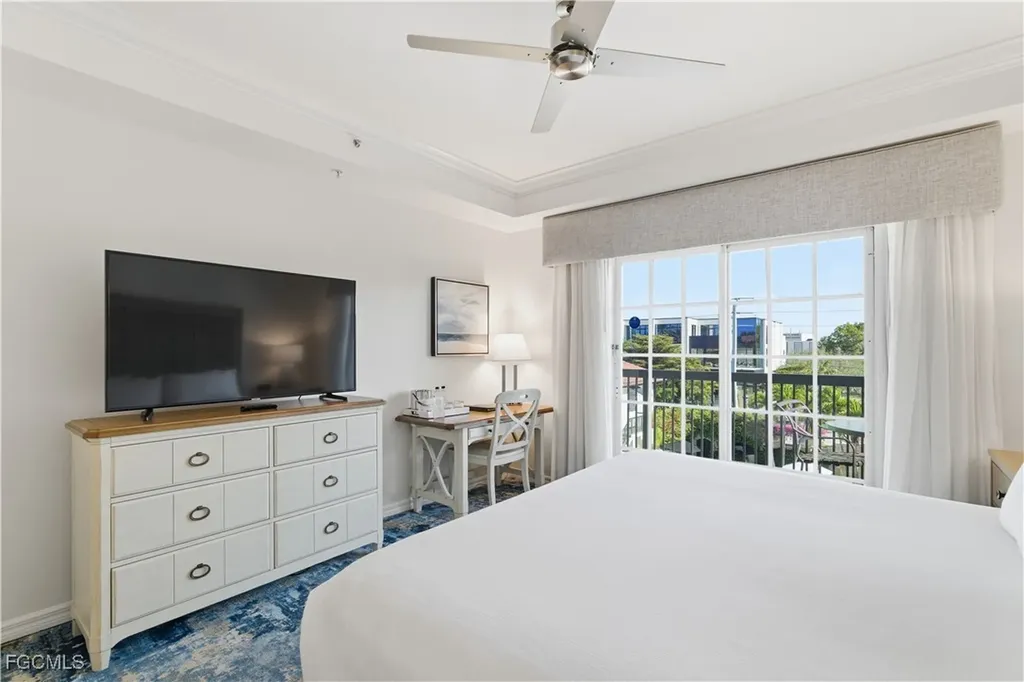 221 9th Street S Naples FL 34102