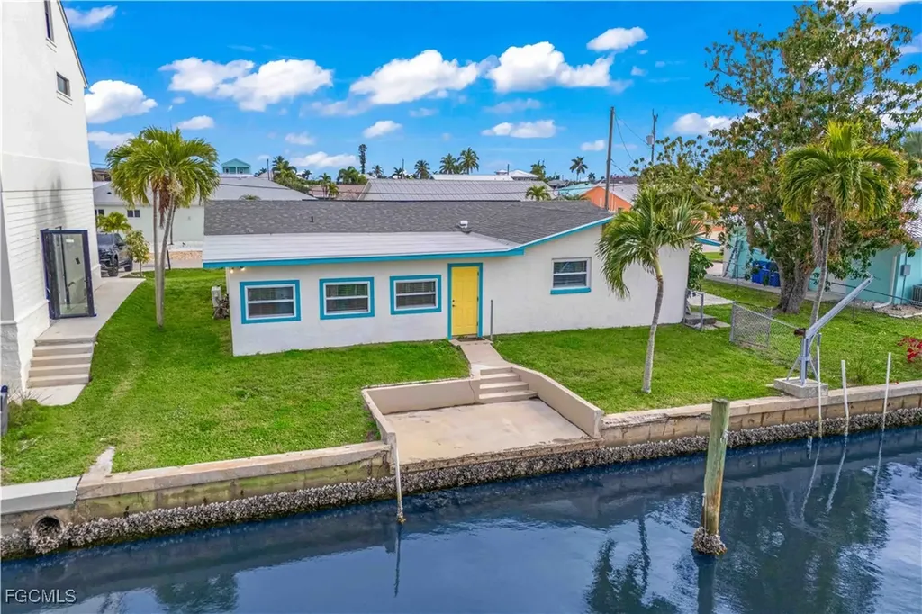 2742 Bruce Street Matlacha FL 33993