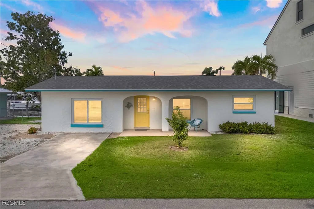 2742 Bruce Street Matlacha FL 33993