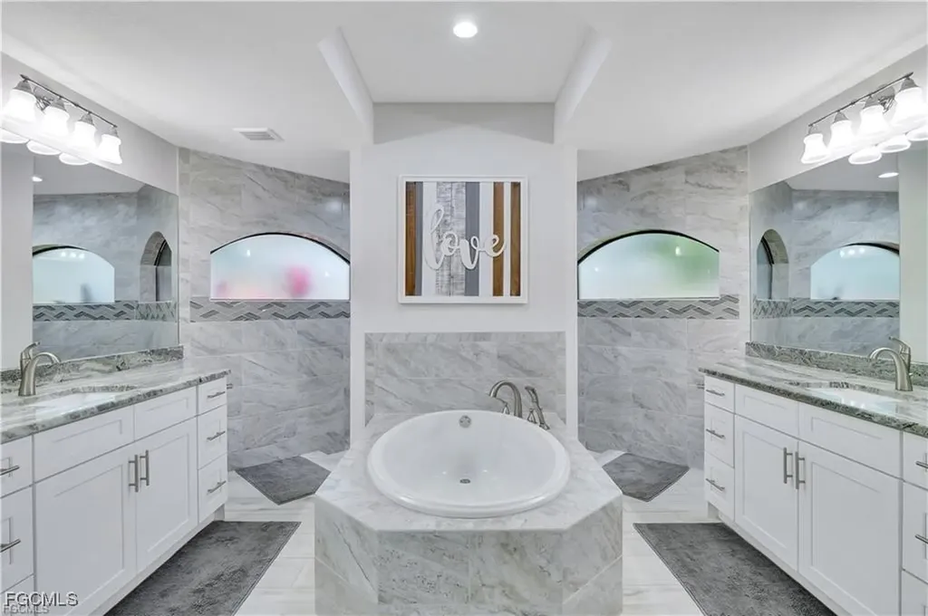 1733 SW 29th Terrace Cape Coral FL 33914