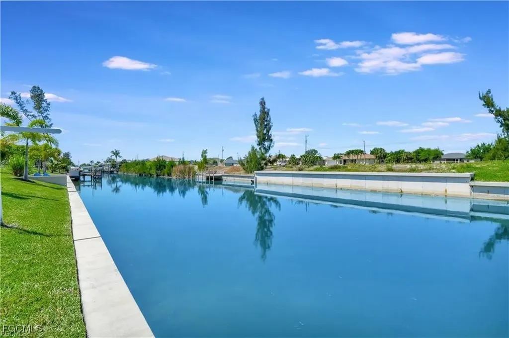 1733 SW 29th Terrace Cape Coral FL 33914
