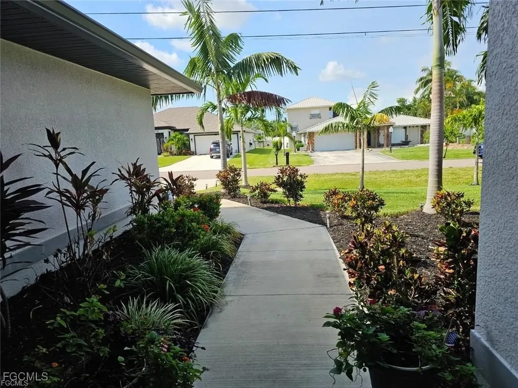1733 SW 29th Terrace Cape Coral FL 33914