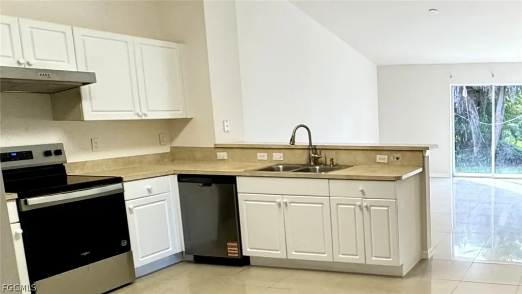 10743 Robinson Street Fort Myers FL 33908