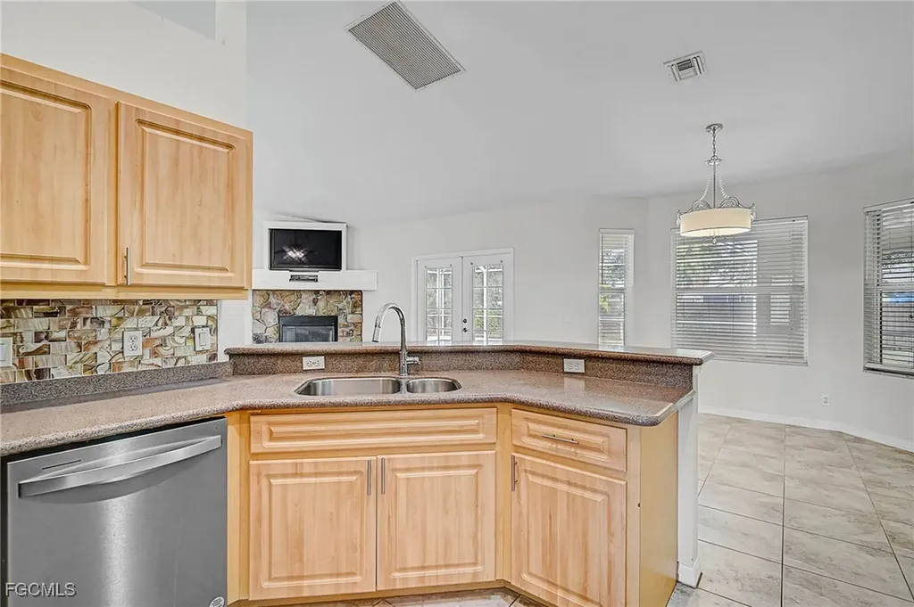 950 Elwood Avenue Englewood FL 34223
