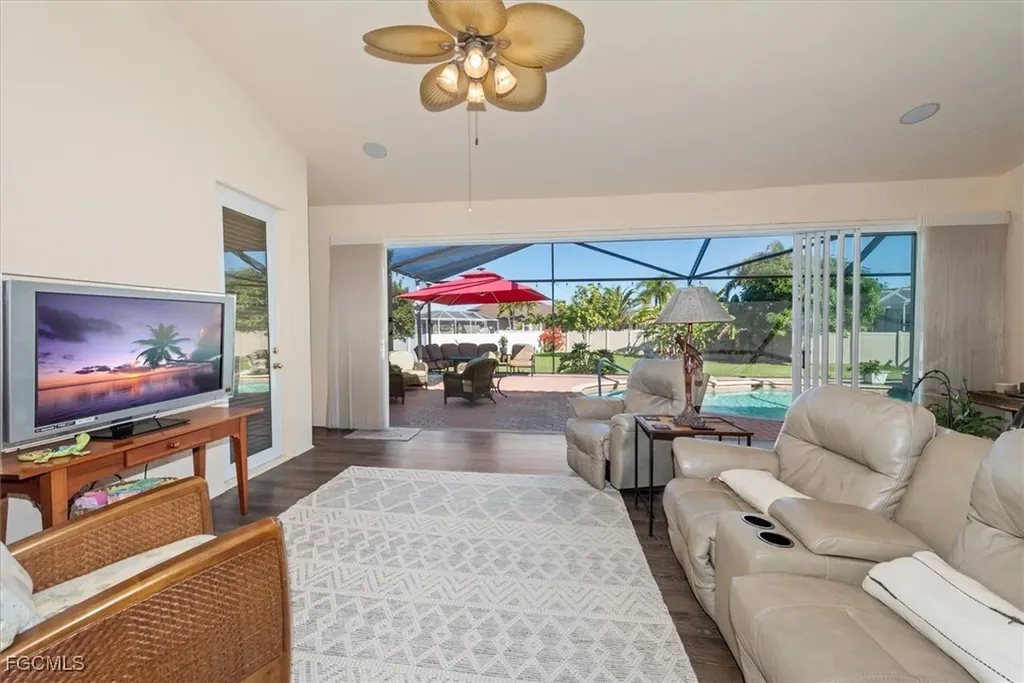 2529 Gleason Parkway Cape Coral FL 33914