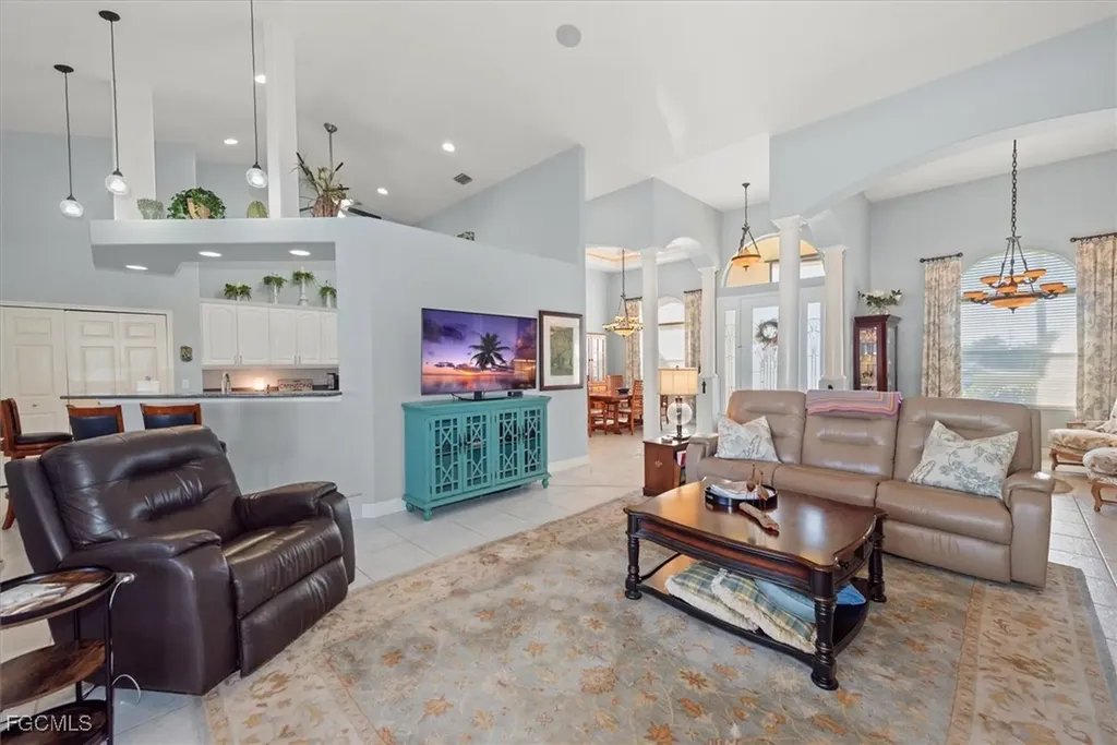 2529 Gleason Parkway Cape Coral FL 33914