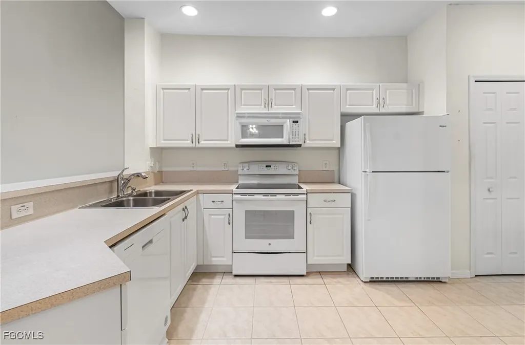 4219 Liron Avenue Fort Myers FL 33916