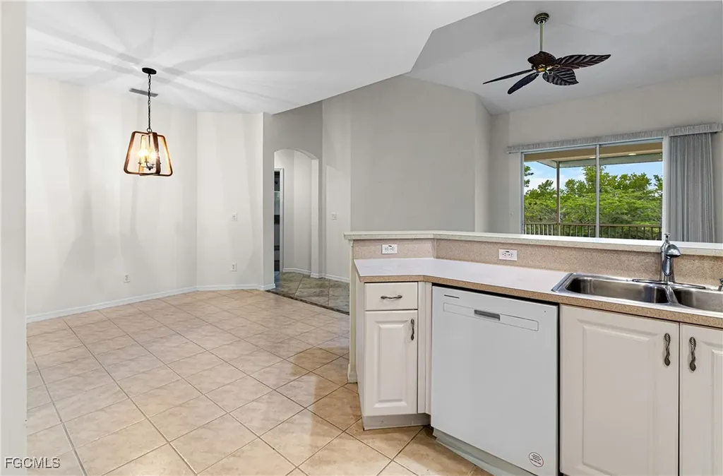 4219 Liron Avenue Fort Myers FL 33916