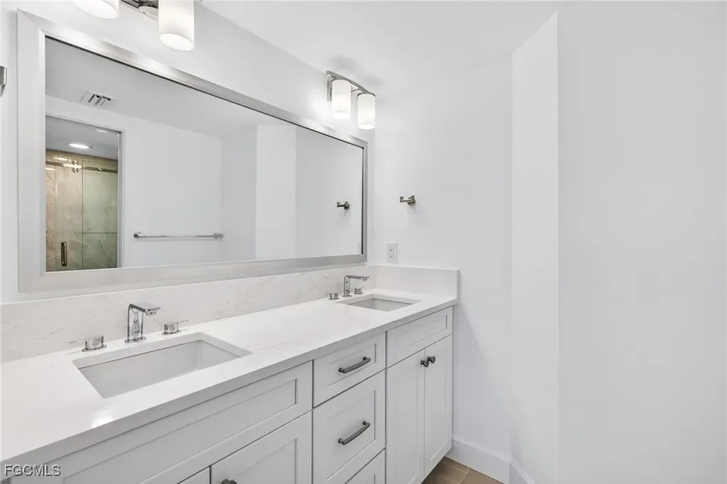 2737 W Gulf Drive Sanibel FL 33957