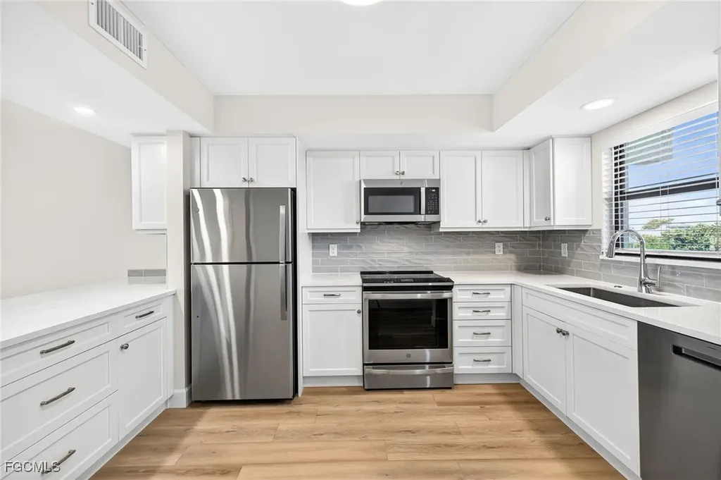 2737 W Gulf Drive Sanibel FL 33957