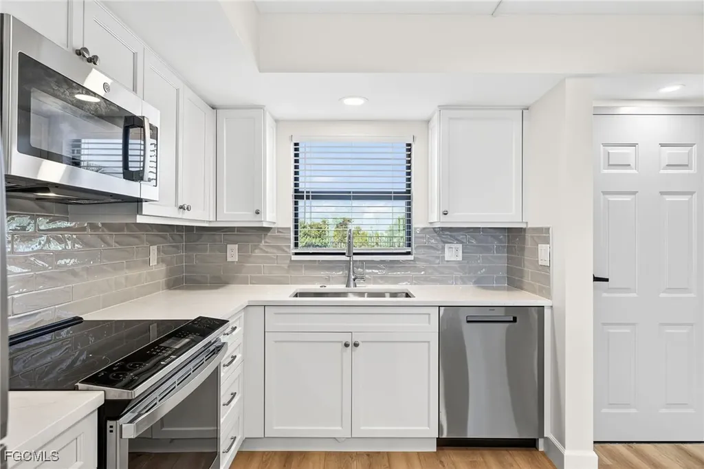 2737 W Gulf Drive Sanibel FL 33957