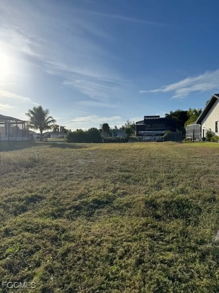 126 SW 38th Place Cape Coral FL 33991