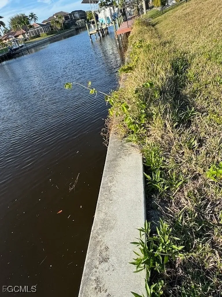 126 SW 38th Place Cape Coral FL 33991