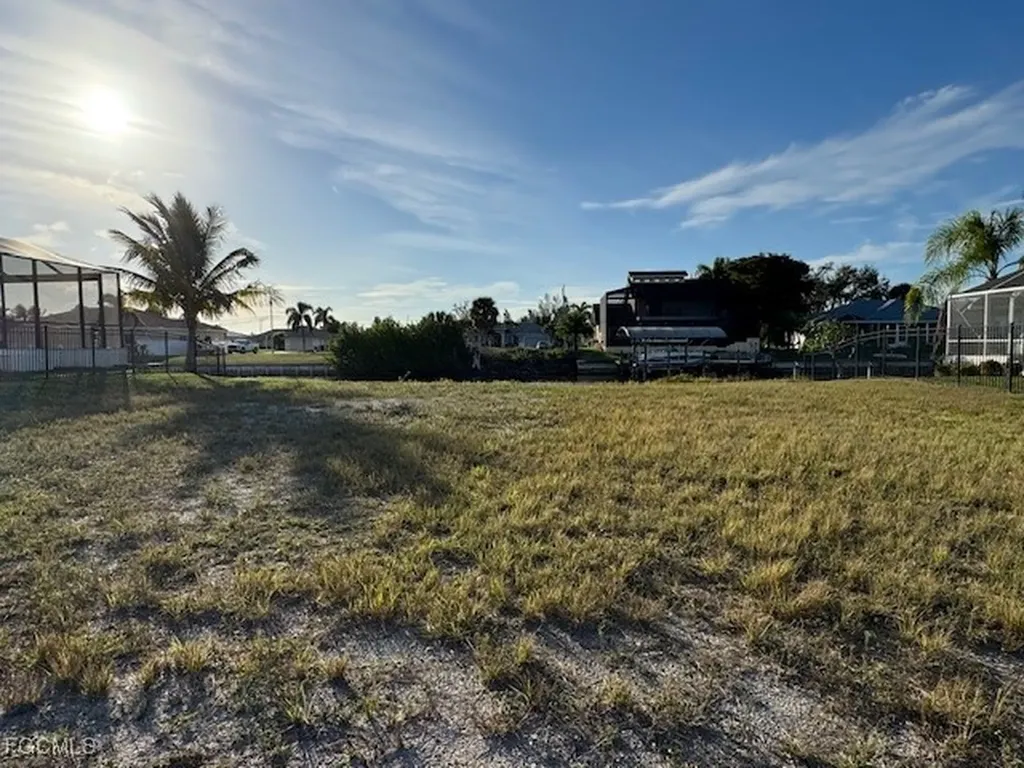 126 SW 38th Place Cape Coral FL 33991