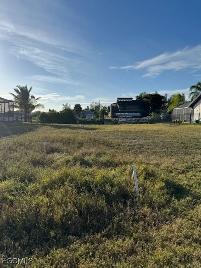 126 SW 38th Place Cape Coral FL 33991