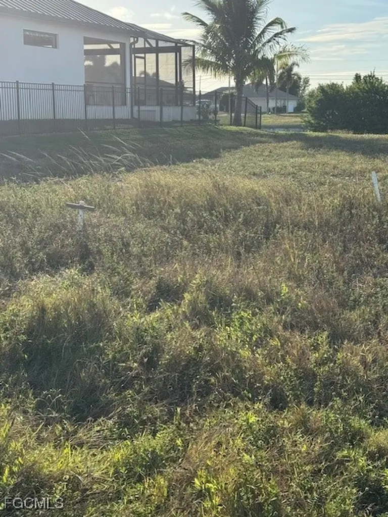 126 SW 38th Place Cape Coral FL 33991