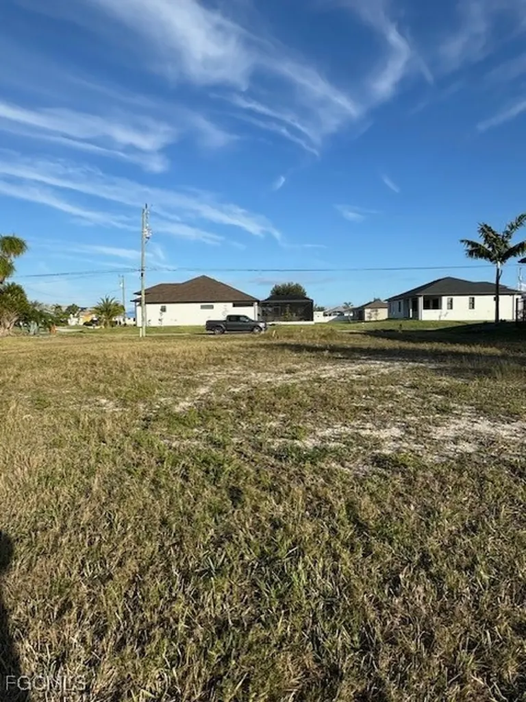 126 SW 38th Place Cape Coral FL 33991