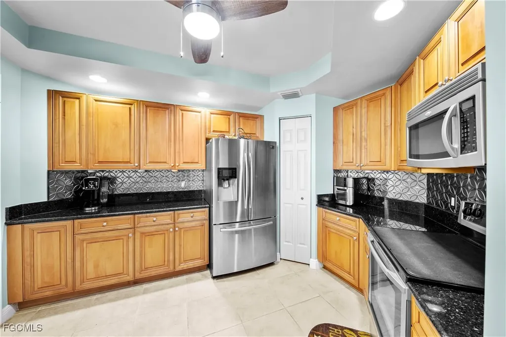 2745 1st Street Fort Myers FL 33916