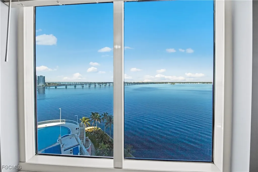 2745 1st Street Fort Myers FL 33916