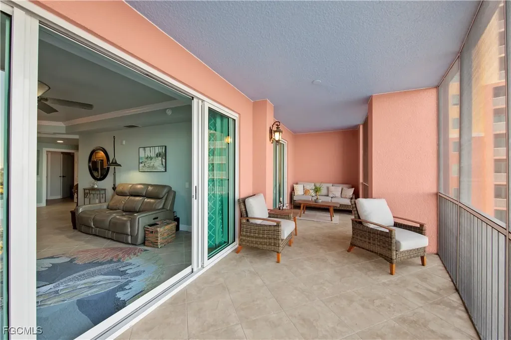 2745 1st Street Fort Myers FL 33916