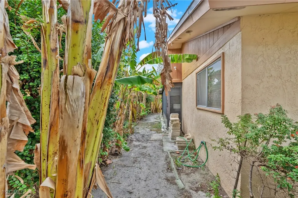 6511 Royal Woods Drive Fort Myers FL 33908