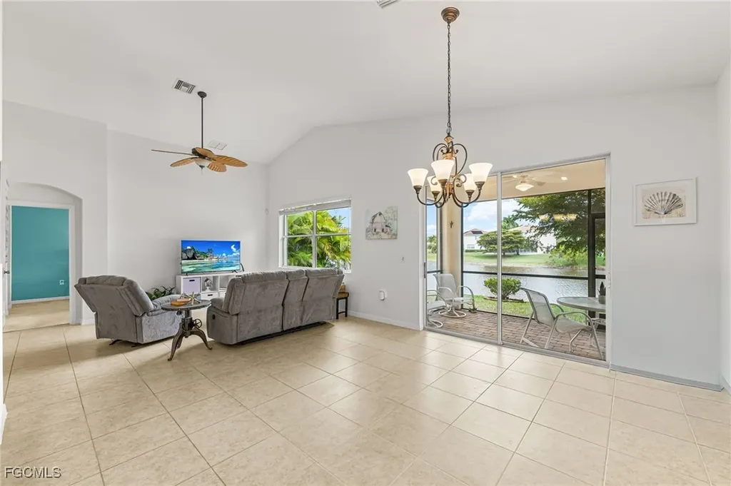 8615 Sumner Avenue Fort Myers FL 33908