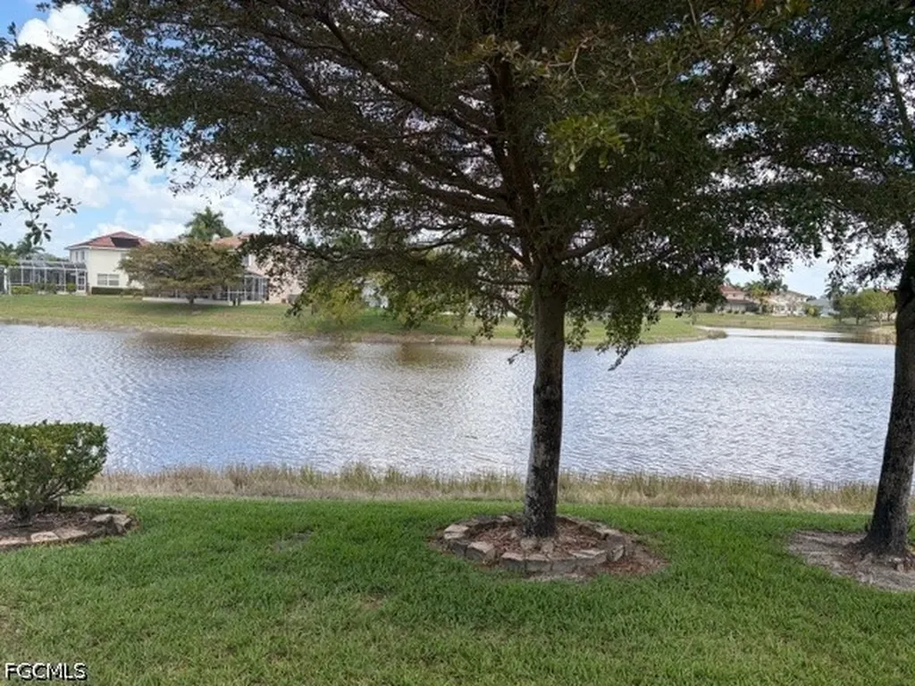 8615 Sumner Avenue Fort Myers FL 33908