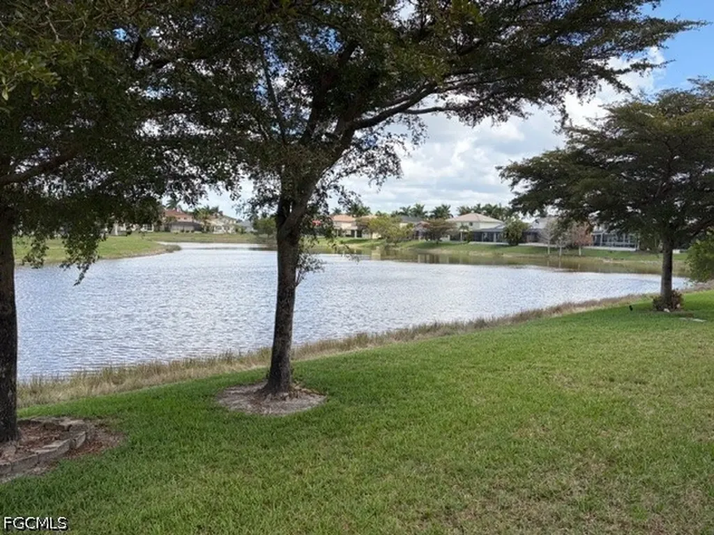 8615 Sumner Avenue Fort Myers FL 33908