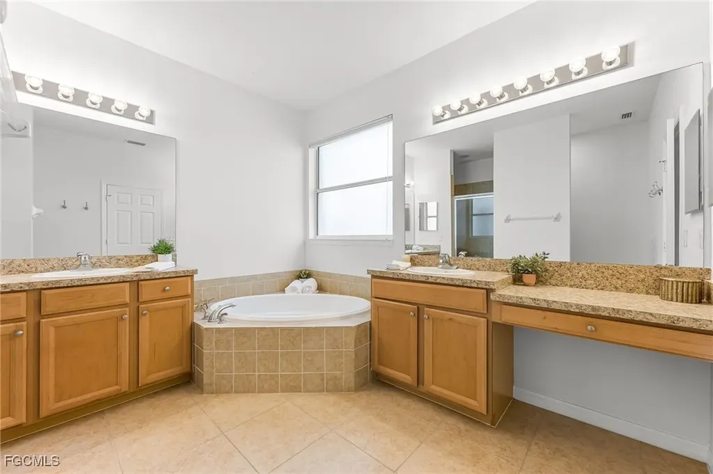 8615 Sumner Avenue Fort Myers FL 33908