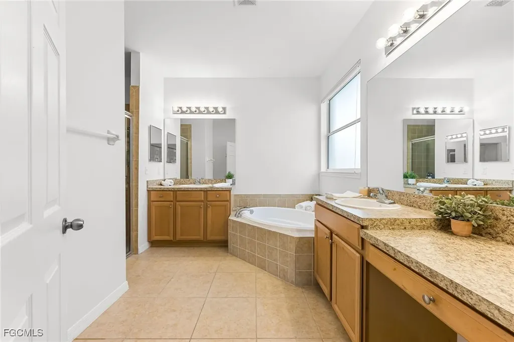 8615 Sumner Avenue Fort Myers FL 33908