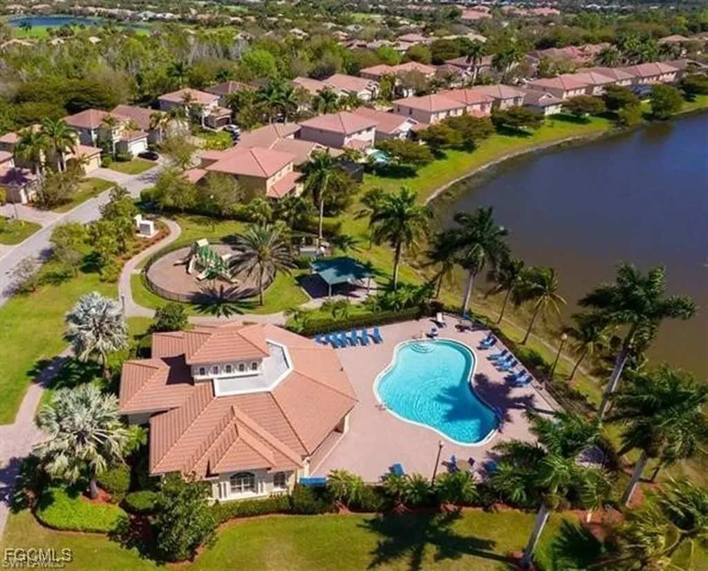 8615 Sumner Avenue Fort Myers FL 33908