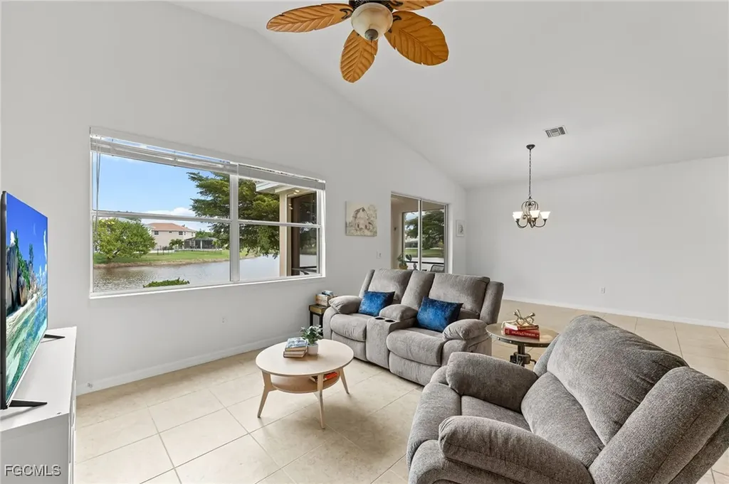8615 Sumner Avenue Fort Myers FL 33908