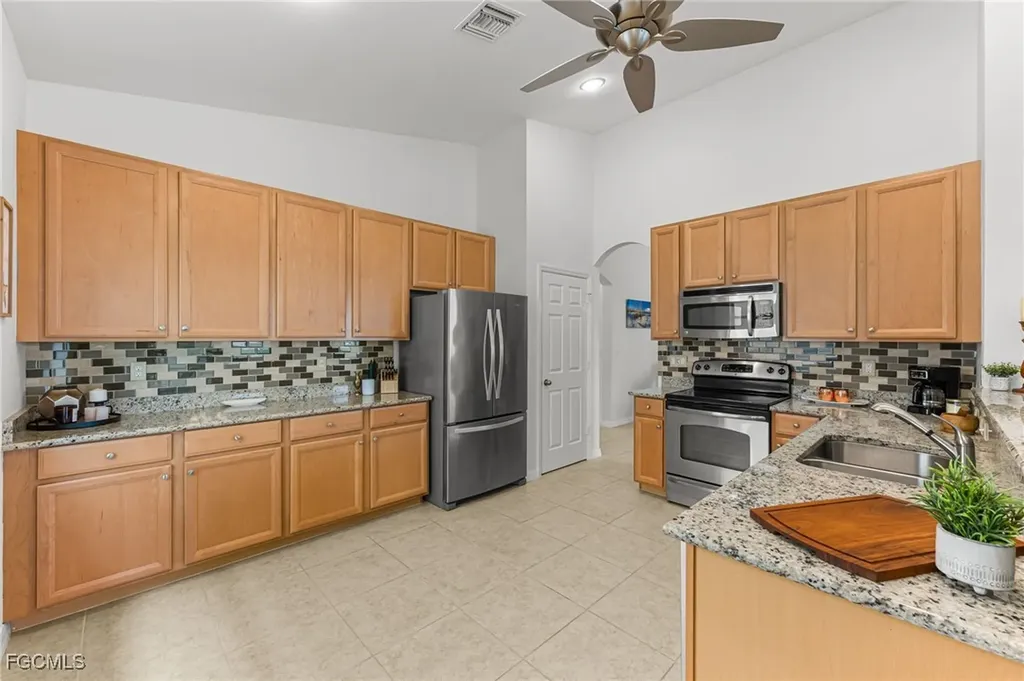 8615 Sumner Avenue Fort Myers FL 33908
